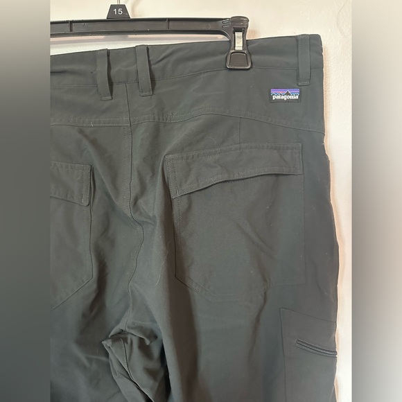 Patagonia Men's Dark Gray Cargo Pants - Picture 3 of 7